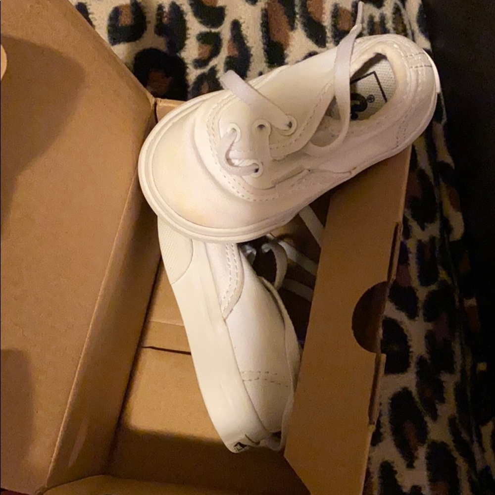 Toddler/baby shoes